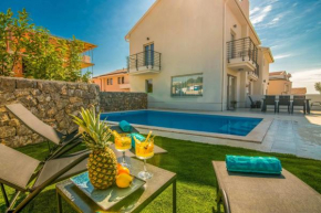 Villa DIVINA with heated pool